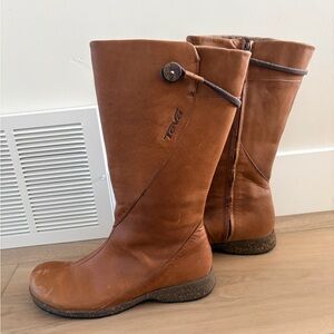 Teva Women's Tan Leather Winter Boots